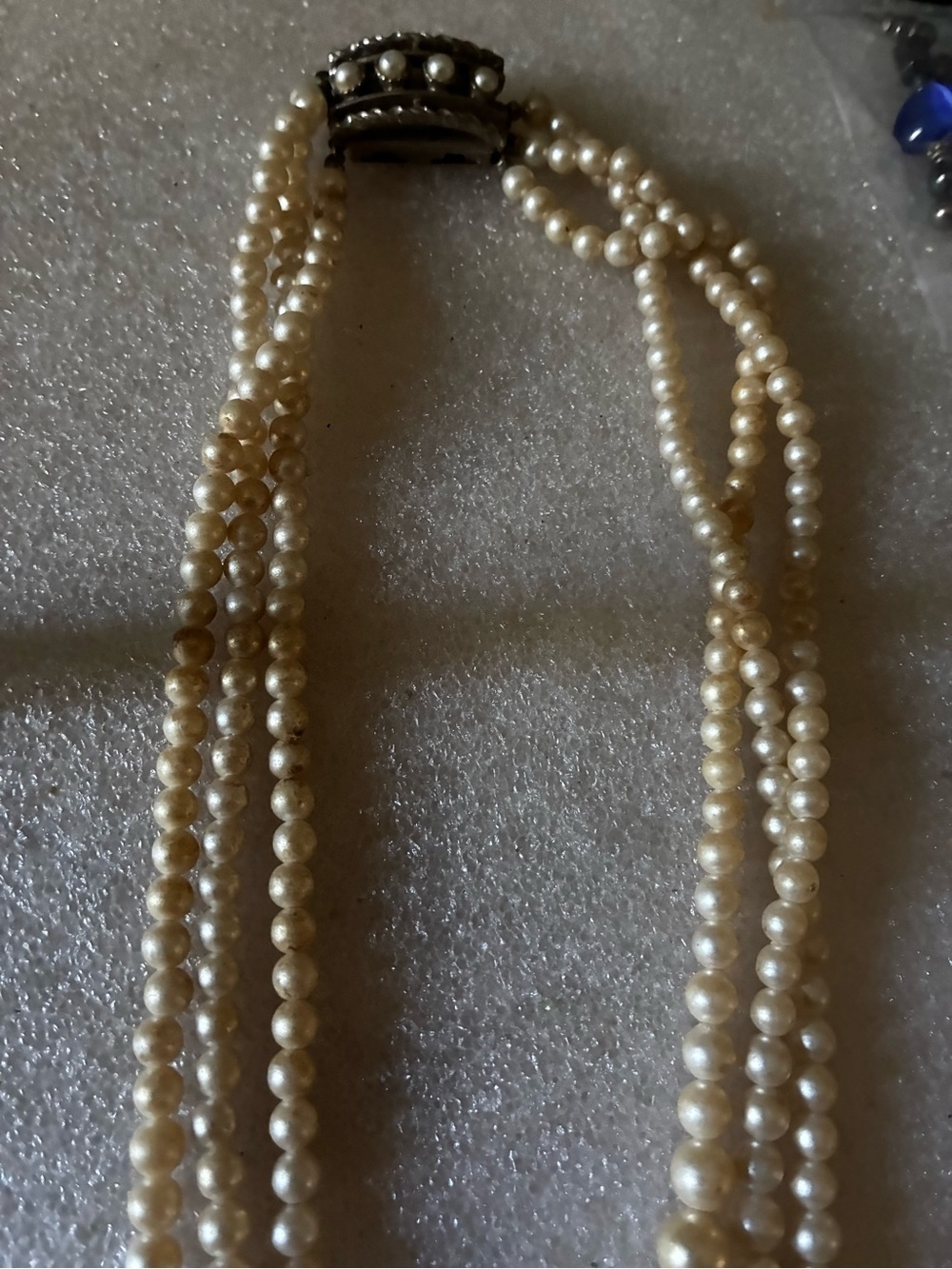 Classic Multi-Strand Ivory Pearl Necklace Sarah cov - Picture 3 of 5
